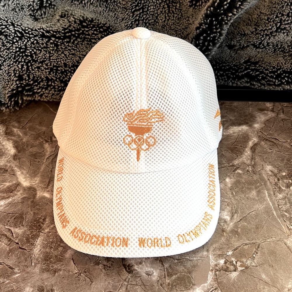 SALE!! DEAL!! Never Worn Vintage Olympics Mizuno White and Gold Baseball Cap